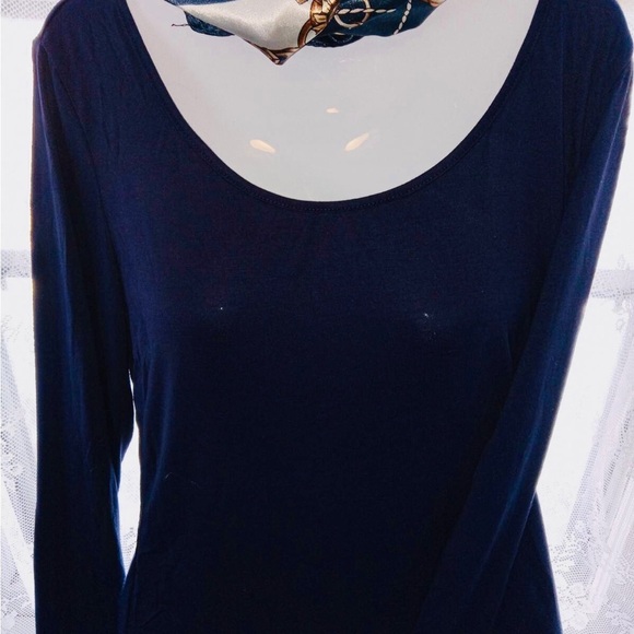 Elegant Women's Satin Dark Blue and white Scarf With Chain print - Picture 2 of 2